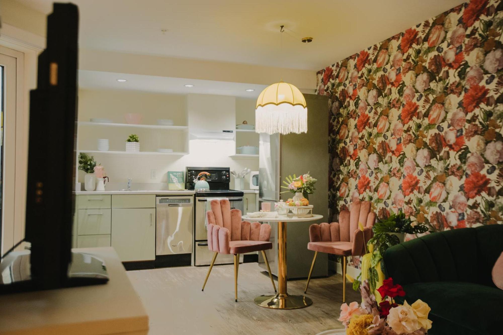 The Garden Room At Waddington Flats Виктория Экстерьер фото